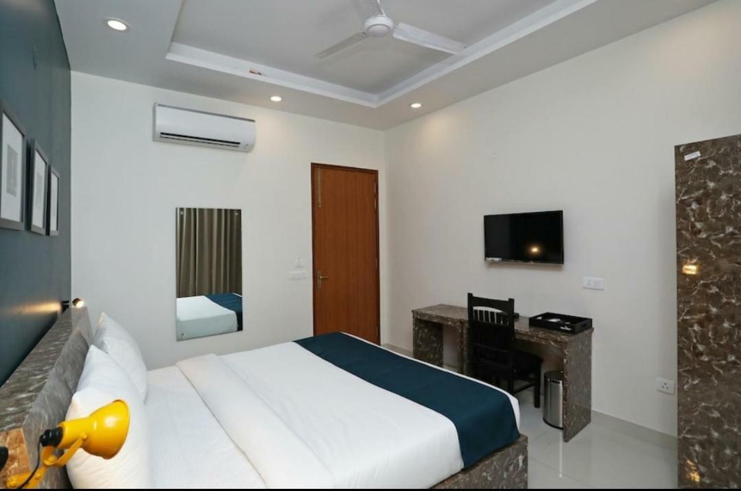 Hotel Galaxy Inn Gurgaon Extérieur photo